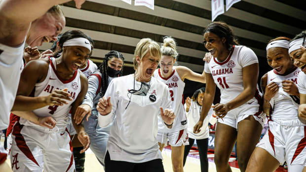 Kristy Curry with Team